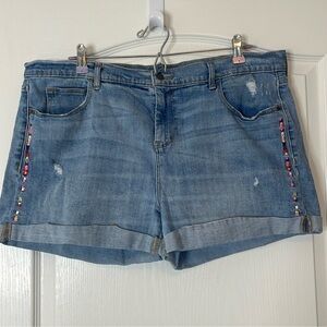 Old Navy Boyfriend Embroidered Cuffed Denim Shorts Size 16